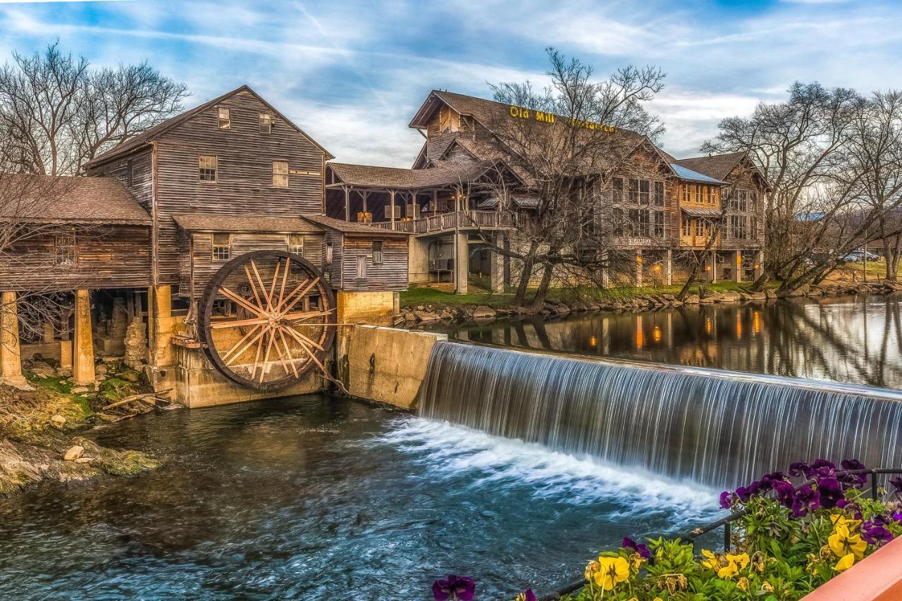 Mountain Symphony Villa Gatlinburg Exterior photo